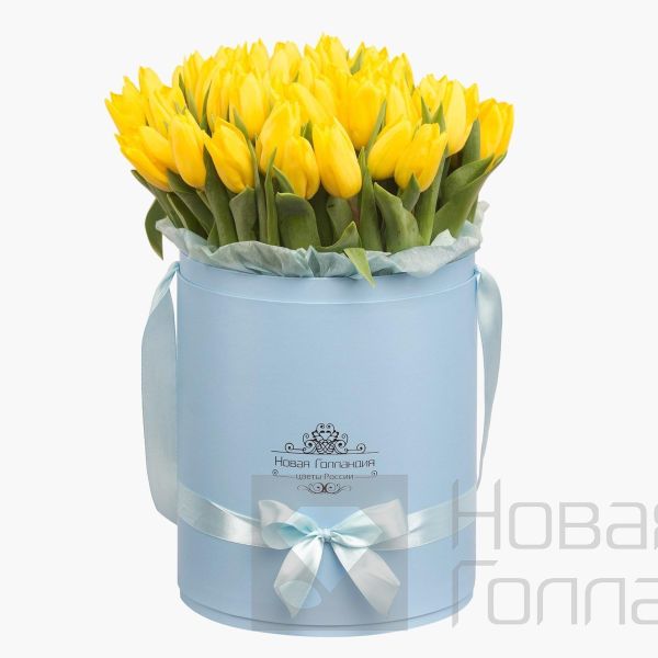 59 желтых тюльпанов в большой голубой шляпной коробке №529