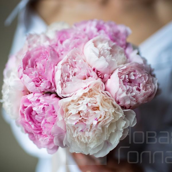 Букет невесты из пионов