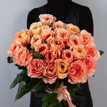 Букет 31 коралловая роза 60 см