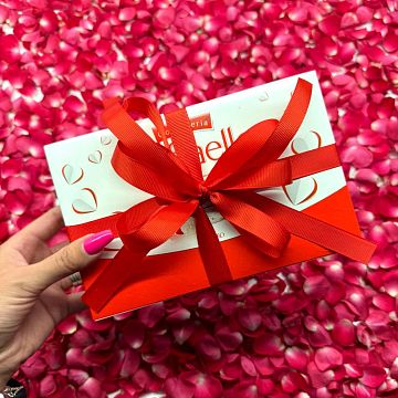 Конфеты Raffaello с декором 90гр.