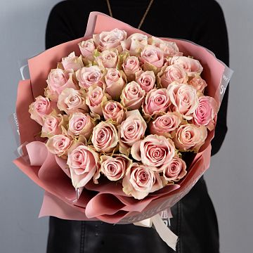 Букет 35 нюдовых роз Кения  40 см в  упаковке