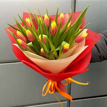 Букет 15 красно-рыжих Тюльпанов Букет 15 красно-рыжих Тюльпанов