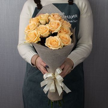 Букет 11 кремовых роз 50 см (18) Букет 11 кремовых роз 50 см (18)