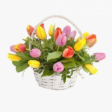 Маленькая корзина с тюльпанами Маленькая корзина с тюльпанами
