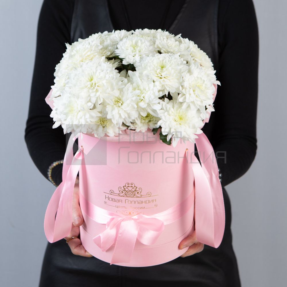 7 Белых хризантем в розовой шляпной коробке №78