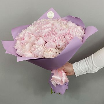 Букет 35 нежно-розовых пионов Букет 35 нежно-розовых пионов