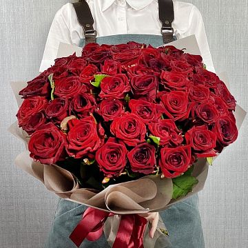 Букет 51 красная роза 40см. в упаковке