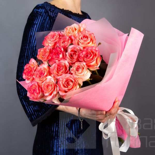 Букет 15 розовых роз с каймой  50см.