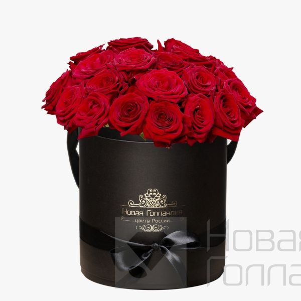 25 красных роз в черной шляпной коробке №49