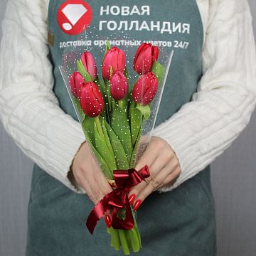 Букет 7 красных тюльпанов
